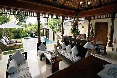 Pat-mase Villa *